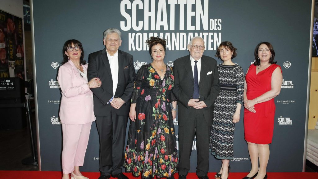 Schatten des Kommandanten Premiere scaled e x