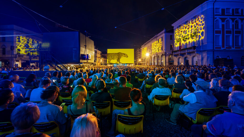 PiazzaGrande Panoramica  x