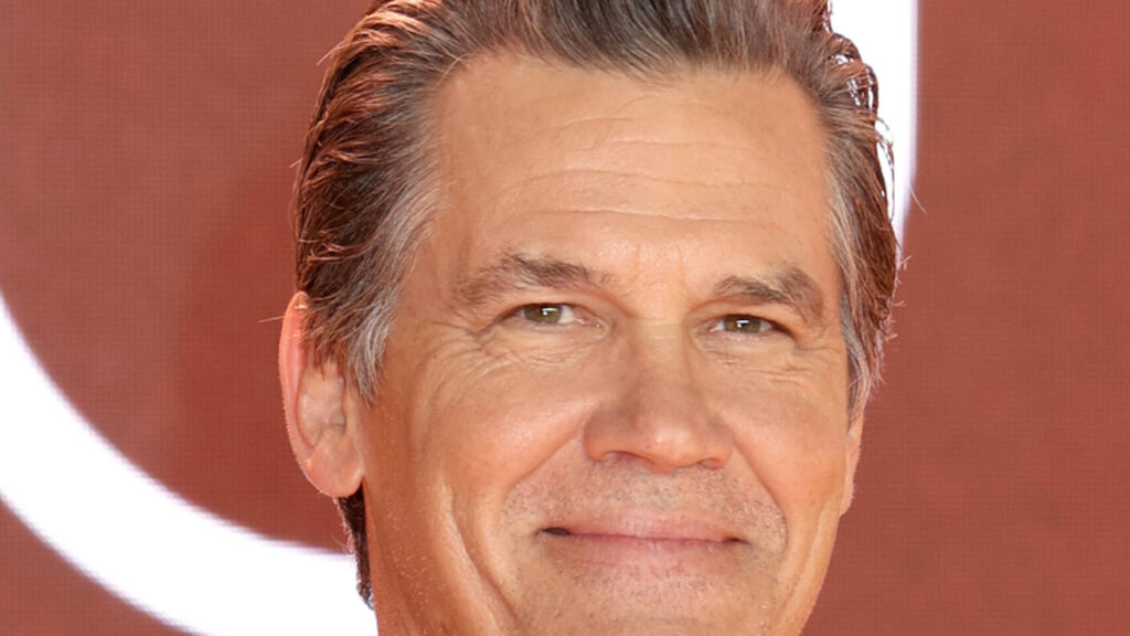 Josh Brolin scaled e x