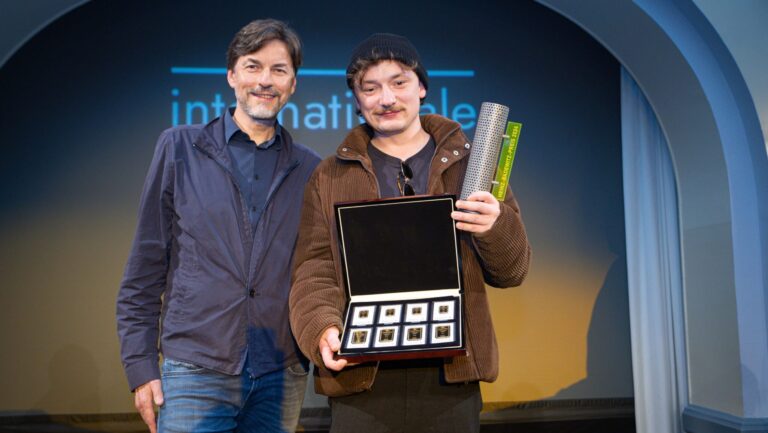 Friedrich-Baur-Goldpreis 2024: Lucas Dülligen und Juror Hans Steinbichler