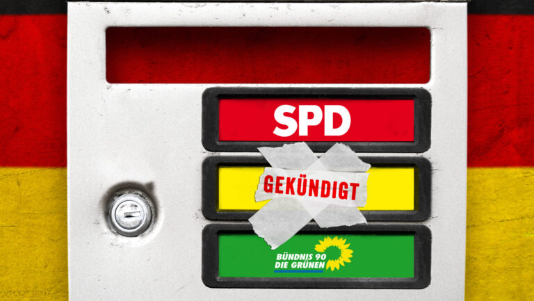 Germany - November 6, 2024: Symbolic photo of traffic light break, Olaf Scholz has dismissed FDP Finance Minister Christ